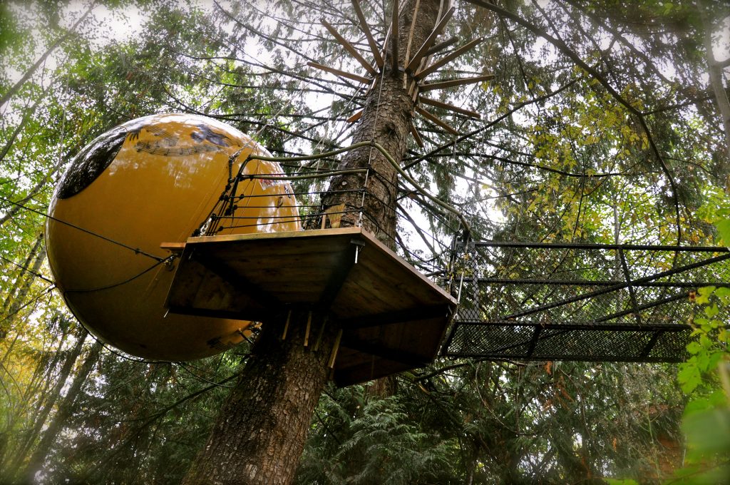 summer horst - treehouse hotel canada